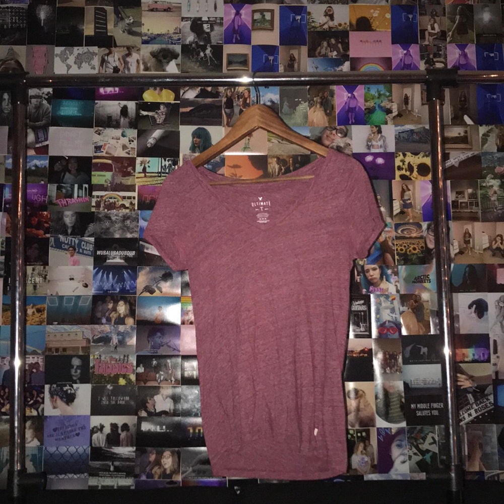 V-neck Maroon T-shirt